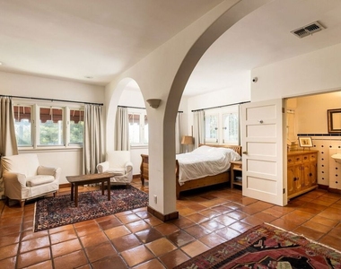 7887 Hillside Avenue - Photo Thumbnail 17
