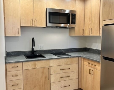 2739 Dorman St - Photo Thumbnail 5