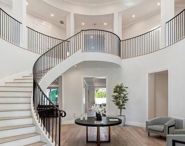 722 N Camden Drive - Photo Thumbnail 1