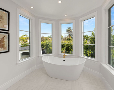 722 N Camden Drive - Photo Thumbnail 16
