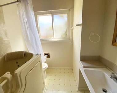 170 Acacia Way - Photo Thumbnail 9
