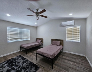 69911 Willow Lane - Photo Thumbnail 21