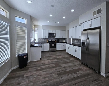 69911 Willow Lane - Photo Thumbnail 8