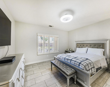 39676 Somerset Avenue - Photo Thumbnail 11