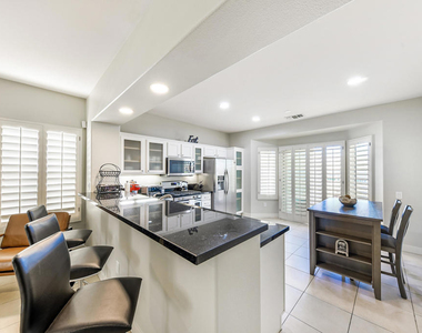 39676 Somerset Avenue - Photo Thumbnail 8