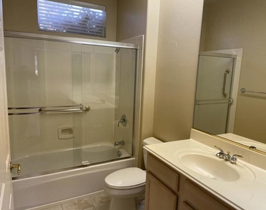 39264 Mirage Circle - Photo Thumbnail 13