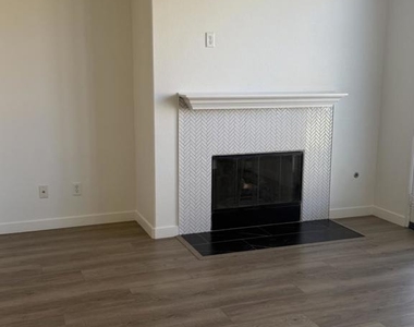 37308 Sandwell Street - Photo Thumbnail 11