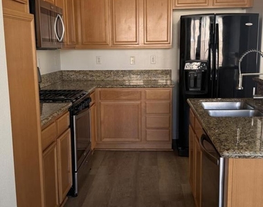 37308 Sandwell Street - Photo Thumbnail 9