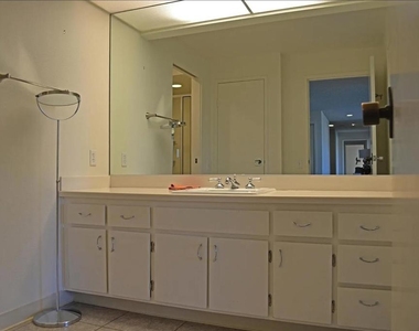910 Island Drive - Photo Thumbnail 20