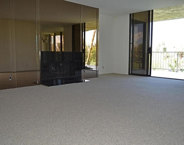 910 Island Drive - Photo Thumbnail 9