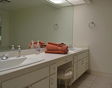 910 Island Drive - Photo Thumbnail 14