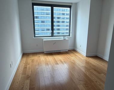West 57th Street - Photo Thumbnail 1