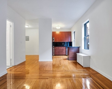 Madison Avenue - Photo Thumbnail 2