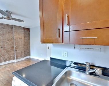Mott St - Photo Thumbnail 2