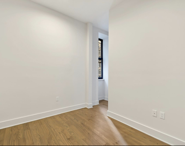  Madison Avenue & E 30TH ST - Photo Thumbnail 5