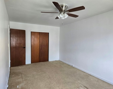 8549 75th Street - Photo Thumbnail 2