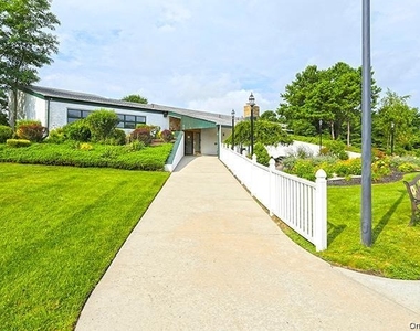 21 Village Circle E - Photo Thumbnail 11