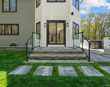 5 N Hills Road - Photo Thumbnail 4