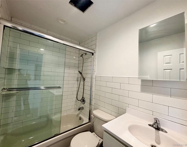 6261 De Costa Avenue - Photo Thumbnail 10