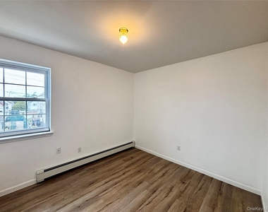 6261 De Costa Avenue - Photo Thumbnail 5