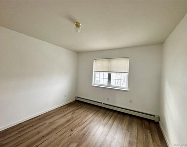 6261 De Costa Avenue - Photo Thumbnail 8