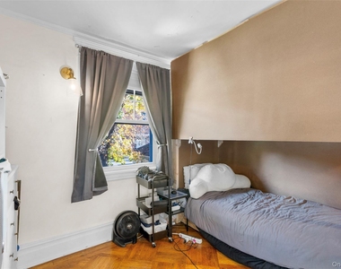 330 First Avenue - Photo Thumbnail 19