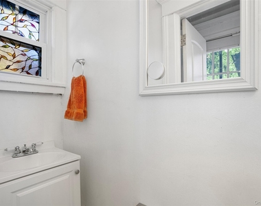 330 First Avenue - Photo Thumbnail 11