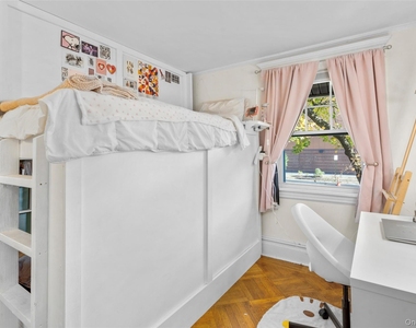 330 First Avenue - Photo Thumbnail 17