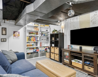 330 First Avenue - Photo Thumbnail 20
