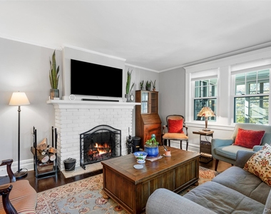 330 First Avenue - Photo Thumbnail 5