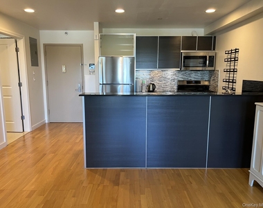 143-20 Hoover Avenue - Photo Thumbnail 9
