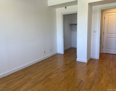 143-20 Hoover Avenue - Photo Thumbnail 13