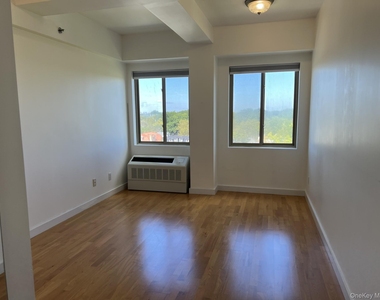 143-20 Hoover Avenue - Photo Thumbnail 12