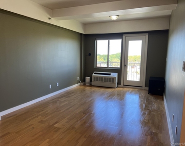 143-20 Hoover Avenue - Photo Thumbnail 5