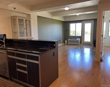 143-20 Hoover Avenue - Photo Thumbnail 2