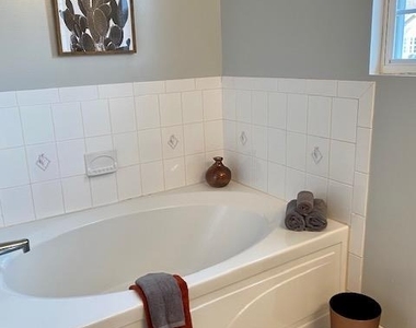 82 Pineview Lane - Photo Thumbnail 6