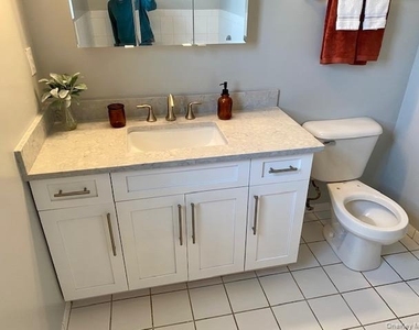 82 Pineview Lane - Photo Thumbnail 9