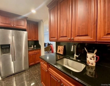 260 Adams Way - Photo Thumbnail 2