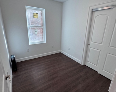 4034 162nd Street - Photo Thumbnail 4