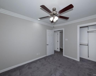 61 Old Oak Lane - Photo Thumbnail 6