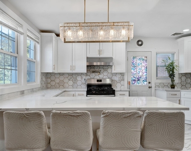 64 Dewitt Street - Photo Thumbnail 13