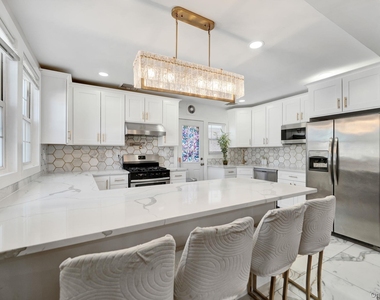 64 Dewitt Street - Photo Thumbnail 8