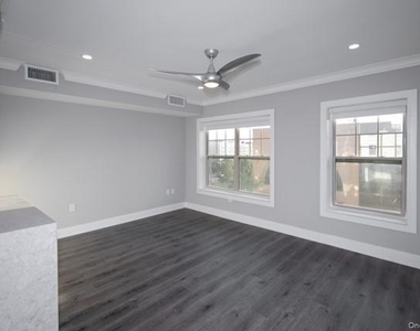 100 Glen Street - Photo Thumbnail 2