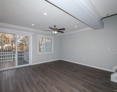 32 Stevens Place - Photo Thumbnail 3