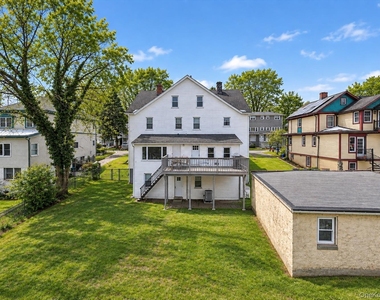 105 Maple Street - Photo Thumbnail 6