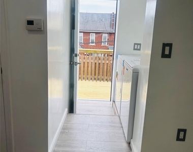 284 Somerville Place - Photo Thumbnail 10