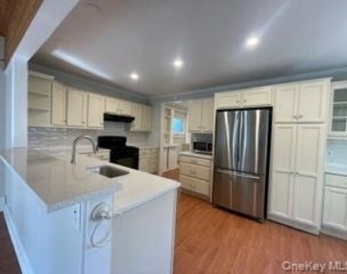 26 2nd Avenue - Photo Thumbnail 5