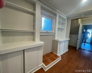 26 2nd Avenue - Photo Thumbnail 13