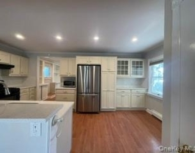 26 2nd Avenue - Photo Thumbnail 8