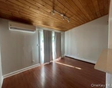 26 2nd Avenue - Photo Thumbnail 11